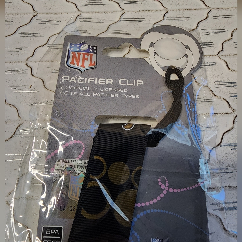 NWT New Orleans Saints pacifier clip
